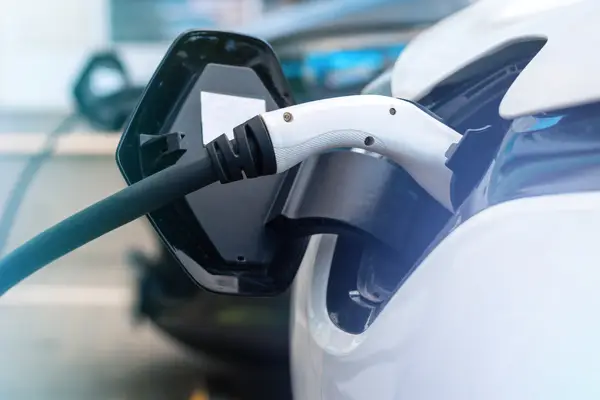 Asistenční služby pro elektromobily: Klíčové rozdíly při řešení auto asistencí